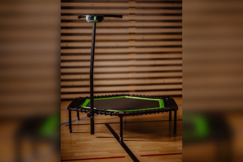 JUMPING-TRAMPOLINY
